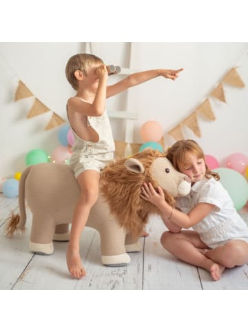 Crochetts XXL Löwen-Kuscheltier in Braun – (B)84 x (H)57 x (T)32 cm