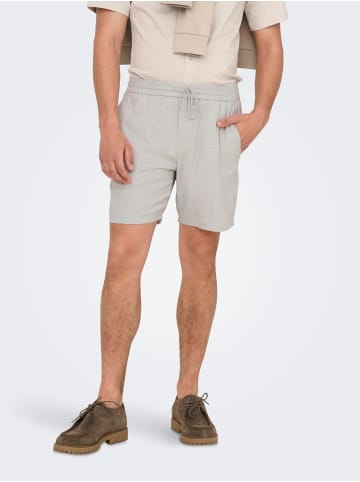 ONLY & SONS Shorts in Cloud Dancer