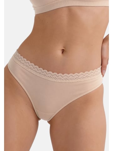 Nina von C. String Slipboutique in Skin