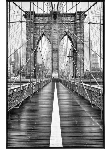 Juniqe Poster in Kunststoffrahmen "Brooklyn Bridge" in Schwarz & Weiß
