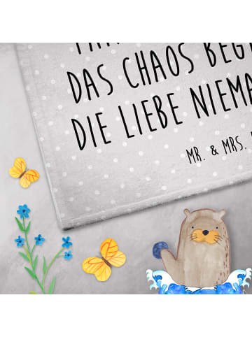 Mr. & Mrs. Panda Handtuch Koala Familie mit Spruch in Grau Pastell