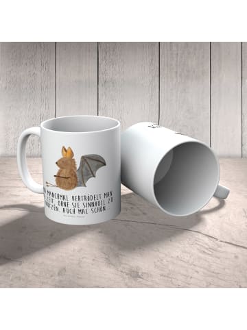 Mr. & Mrs. Panda Plastikbecher Fledermaus Sitzen mit Spruch in Weiß
