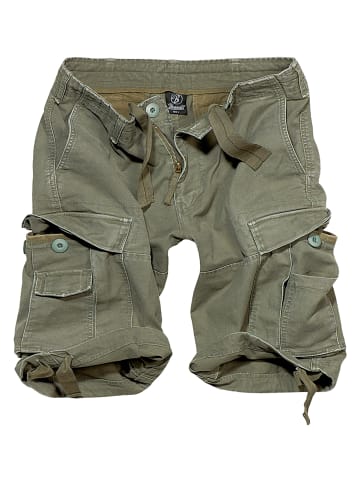 Brandit Cargo Shorts in olive