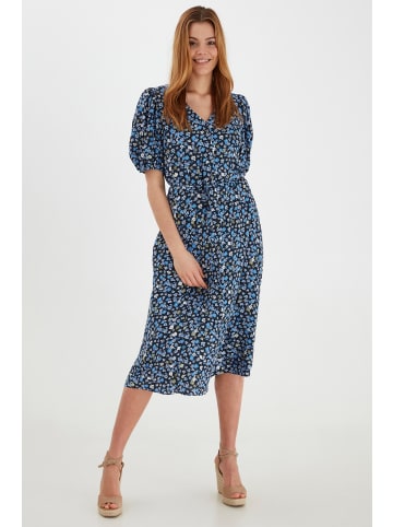 b. young BYMMJOELLA MIDI DRESS - LIGHT WOVEN lässig geschnitten in Brunnera Blue Mix