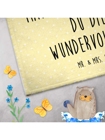 Mr. & Mrs. Panda Gästehandtuch Bären mit Blumenkranz mit Spruch in Gelb Pastell