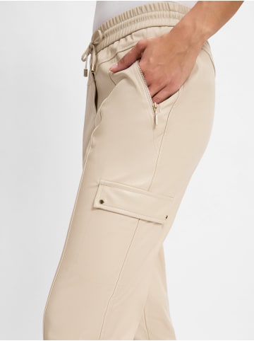 comma Hose in beige
