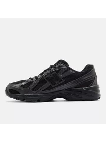 New Balance Sneaker 740 in Schwarz