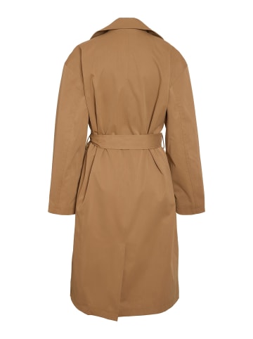 Noisy may Trenchcoat in Otter