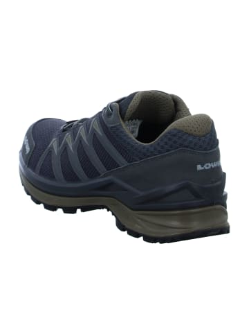 LOWA Wander- & Bergschuhe in Grau