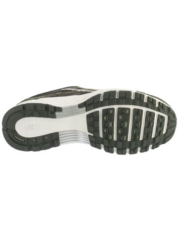 Nike Nike P-6000 SE in Grün