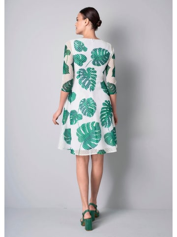 Alba Moda Kleid aus Lochspitze in offwhite