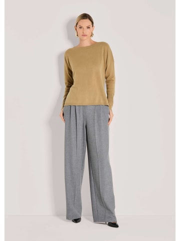 MADELEINE Schlichter Strickpullover mit U-Boot-Ausschnitt in caramel