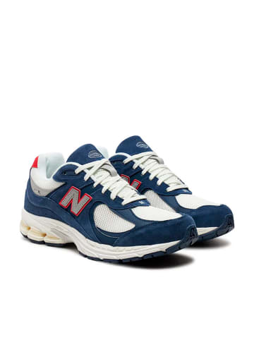 New Balance Sneaker M2002 in Blau