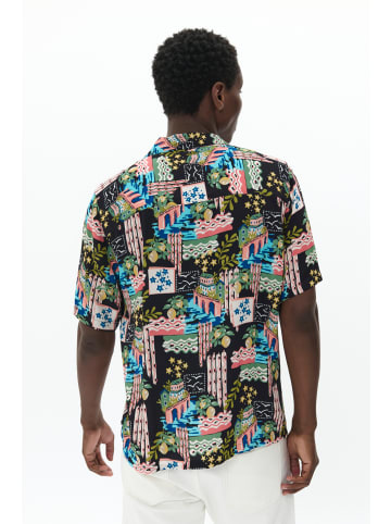 Matinique Kurzarmhemd MAklampo Gerade Passform in Black