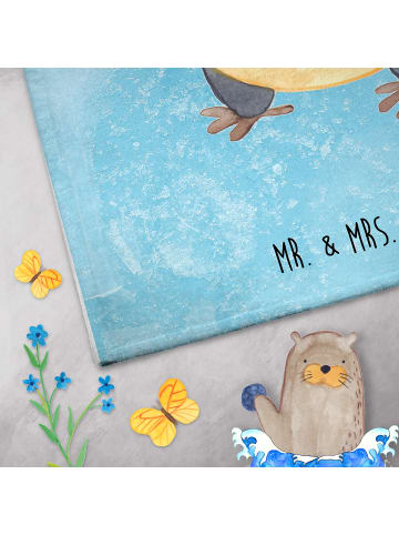 Mr. & Mrs. Panda Handtuch Pinguin Kokosnuss ohne Spruch in Eisblau