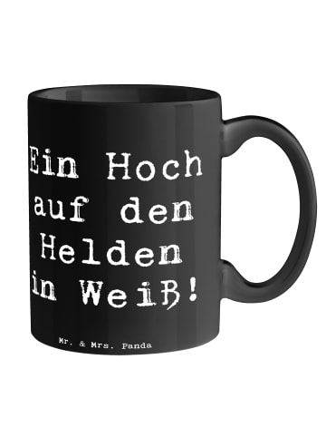 Mr. & Mrs. Panda Keramtiktasse Spruch Arzt Held mit Spruch in Schwarz