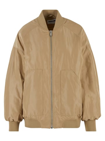 Noisy may Noisy may Bomberjacken in tree house