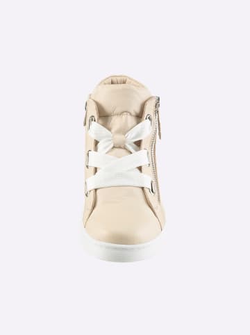 Andrea Conti Schnürer in creme