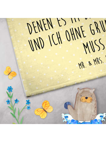 Mr. & Mrs. Panda Gästehandtuch Robbe Liegen mit Spruch in Gelb Pastell