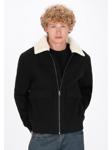 MO Jacket in black