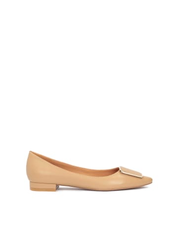 Kazar Pumps in Beige