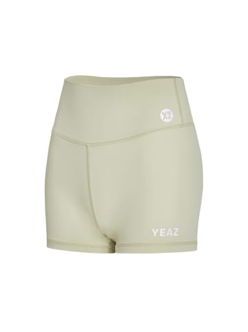 YEAZ CELEB shorts in grün