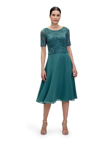 Vera Mont Cocktailkleid mit Spitze in Dark Emerald