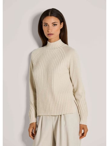 MADELEINE Glanzvoller Strickpullover mit Stehkragen in perlweiß / silberfarben