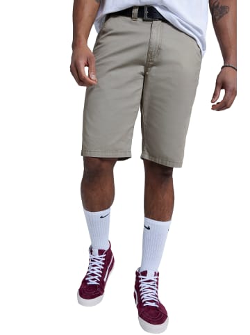 STHUGE Bermuda in sand