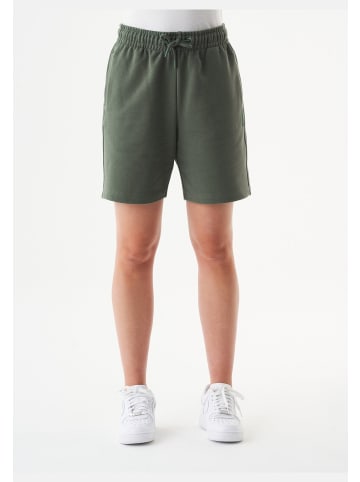 Organication Shorts "SHEYMA" in Oliv