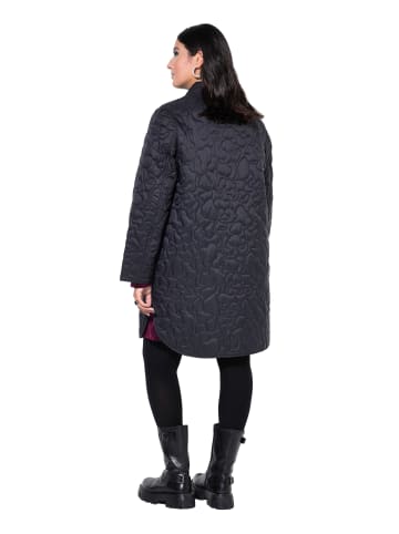 Studio Untold Mantel in schwarz