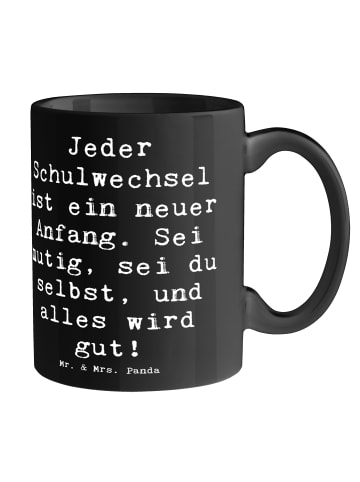 Mr. & Mrs. Panda Tasse Einen Schulwechsel bewältigen mit Spruch in Schwarz