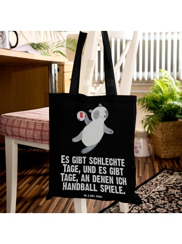 Mr. & Mrs. Panda Tragetasche Panda Handball spielen mit Spruch in Schwarz