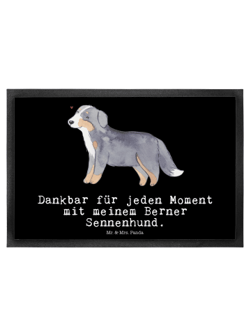 Mr. & Mrs. Panda Fußmatte Berner Sennenhund Moment mit Spruch in Schwarz