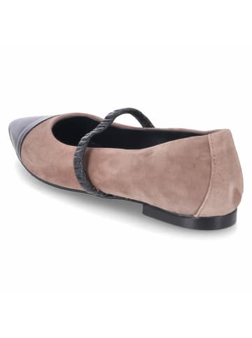 Kaerlek Ballerina in schwarz