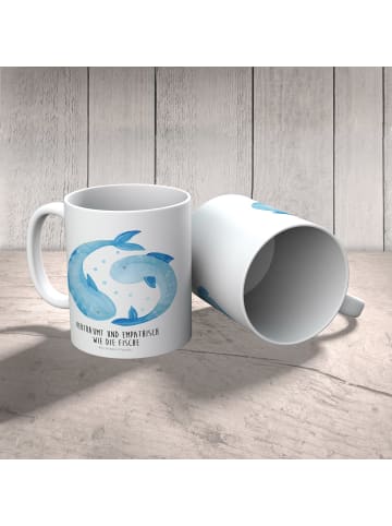 Mr. & Mrs. Panda Kindertasse Sternzeichen Fische mit Spruch in Weiß