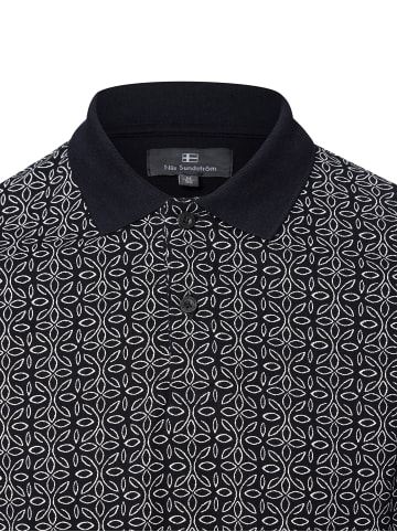 Nils Sundström Nils Sundström in marine weiß