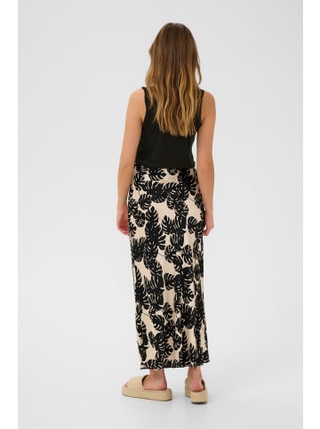 CULTURE Rock CUmiso Fitted in Black Palm Leaves