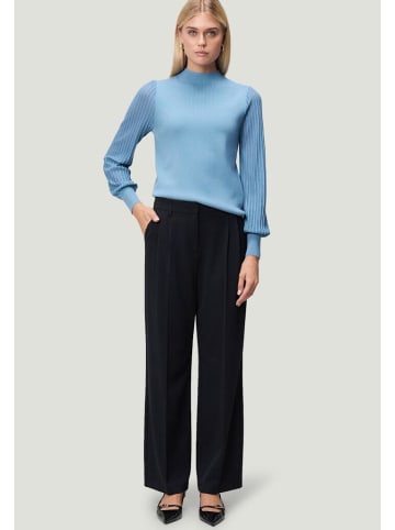 Zero  Pullover in Spring Lake