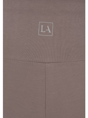 LASCANA Shorts in taupe