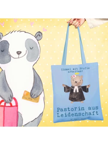 Mr. & Mrs. Panda Tragetasche Pastorin Leidenschaft mit Spruch in Sky Blue