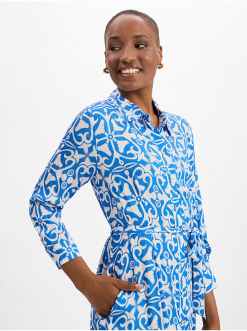 Marie Lund Marie Lund in blau weiß - 0001