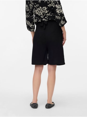 mama licious Shorts in Black 1
