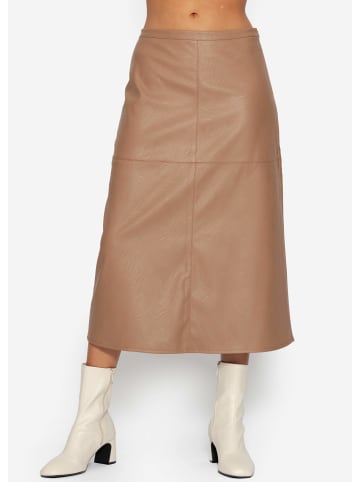 SASSYCLASSY Ausgestellter Kunstleder Rock in Camel