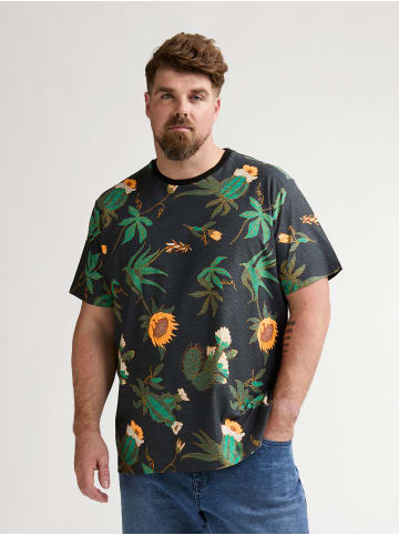 Petrol Industries Plus Size T-Shirt mit Allover-Print ArenaGris in Schwarz