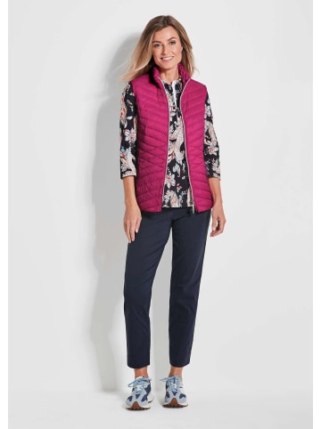 GOLDNER Kurzgröße:  Taillierte Daunenweste mit Stehkragen in pink