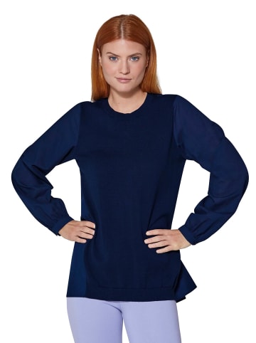 MADELEINE Legerer Pullover in raffiniertem Material-Mix in marine