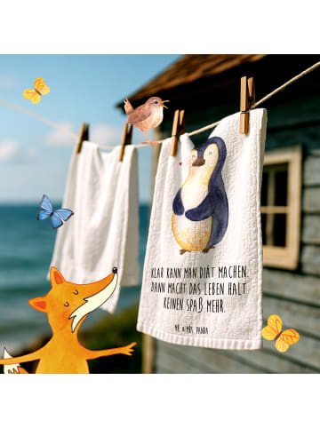 Mr. & Mrs. Panda Handtuch Pinguin Diät mit Spruch in Weiß