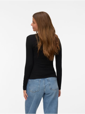 Vero Moda T-shirt in Black