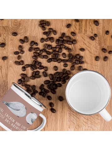 Mr. & Mrs. Panda Emaille Tasse Verlobungsfeier Abenteuer mit Spruch in Braun Pastell